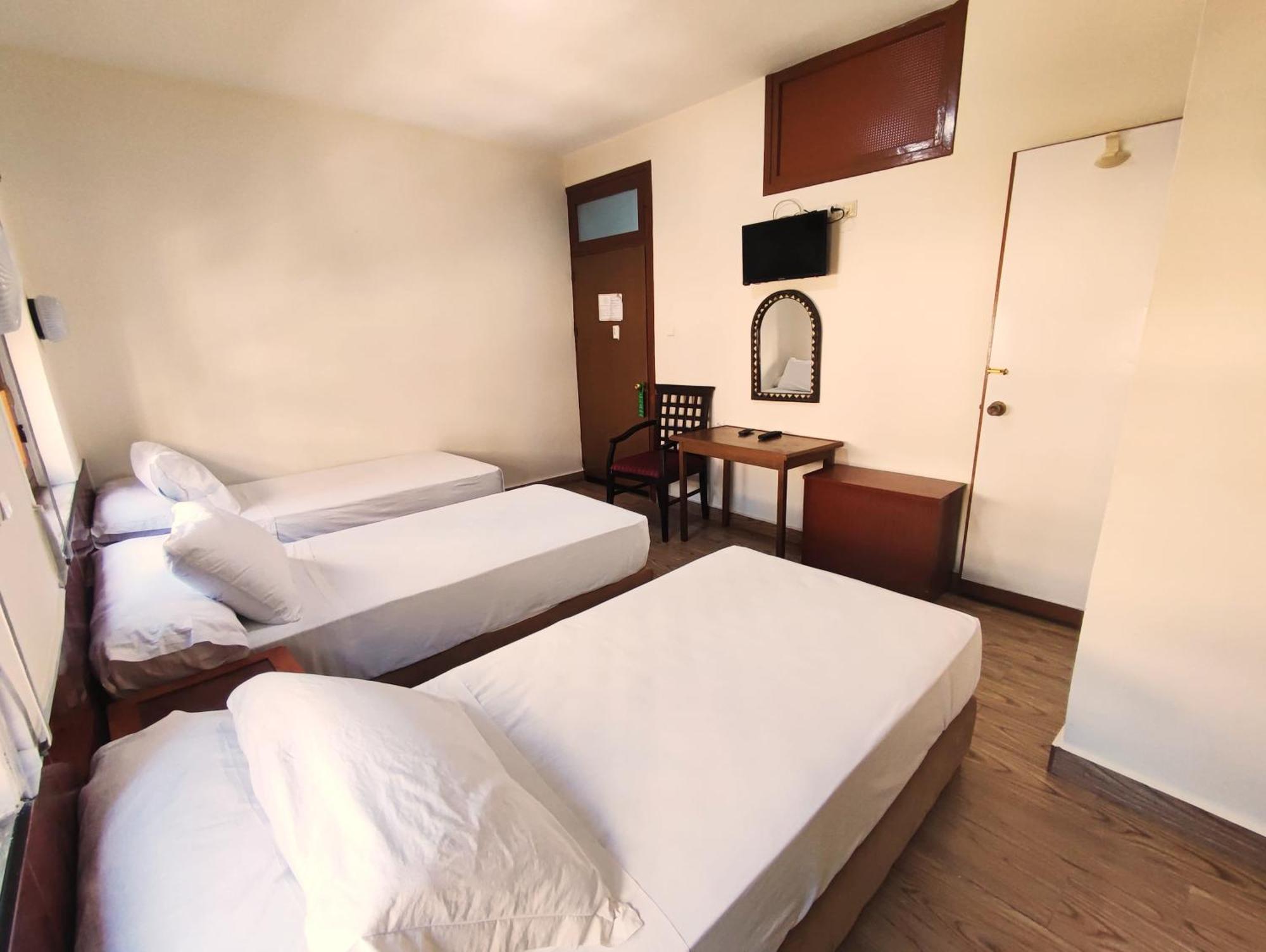 National Hotel 2*